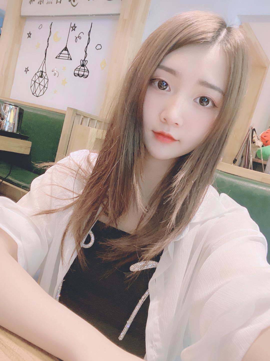 2020/10/14会夹又可以kiss的菲菲